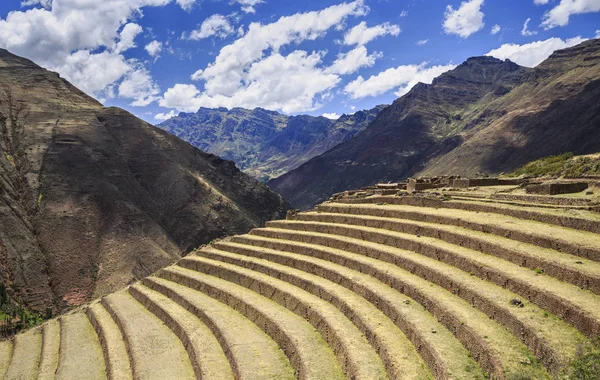 Antiguas ruinas incas de Pisac en el Valle Sagrado, Cuzco, Perú — Foto de Stock