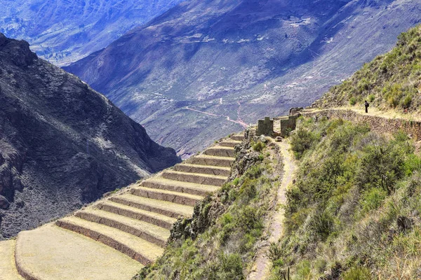 Antigas ruínas incas de Pisac no Vale Sagrado, Cuzco, Peru — Fotografia de Stock