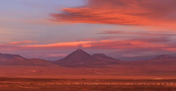 Volcano Likankabur, Atacama Desert, Chile — Stock Photo, Image