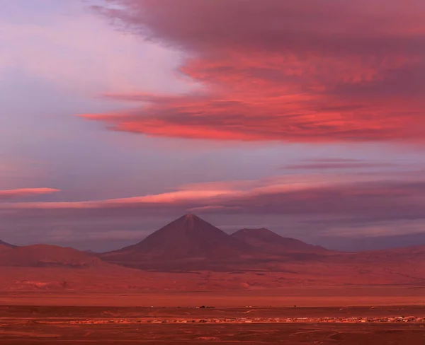 智利 Likankabur 火山 — 图库照片