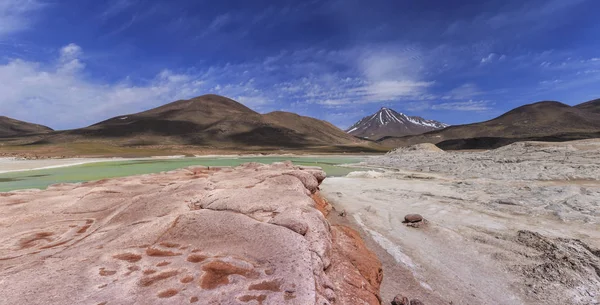 Pierres rouges (Piedras Rojas), Aguascalientes Saline, Atacama, Chi — Photo