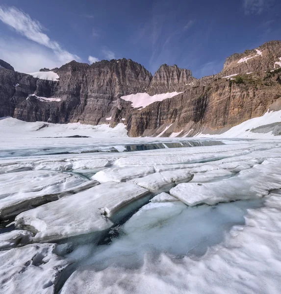 Lago Grinnell Superiore e Ghiacciaio Salamandra nella Nazione dei Ghiacciai — Foto Stock