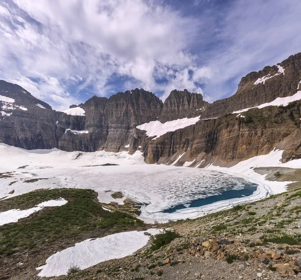 Lago Alto Grinnell y Glaciar Salamandra en la Nación Glaciar —  Fotos de Stock