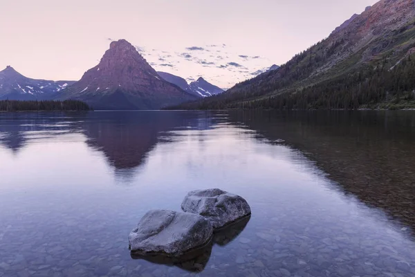 Zwei Medizin-See, Gletscher-Nationalpark, Montana, USA — Stockfoto