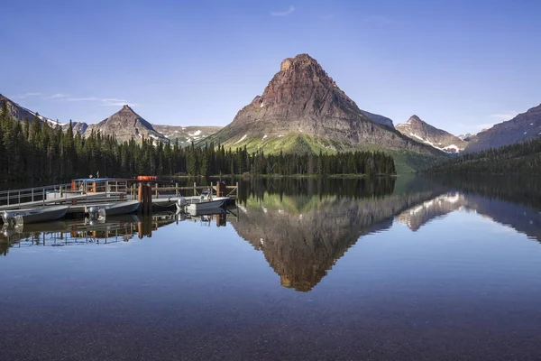 Δύο ιατρικής λίμνη, Glacien εθνικό πάρκο, Μοντάνα, ΗΠΑ — Φωτογραφία Αρχείου