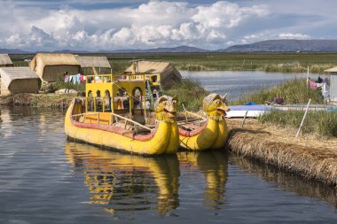 Uros yüzen ada, Titicaca gölü, Peru