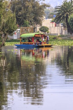 Xochimilco, Meksika - 20 Mayıs 2017: Xo renkli Meksika tekneler