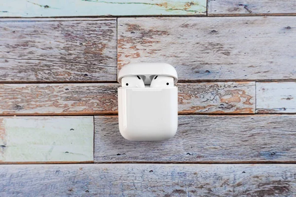 Filtros Com Caso Carregamento Sem Fio Novos Airpods 2019 Fundo — Fotografia de Stock