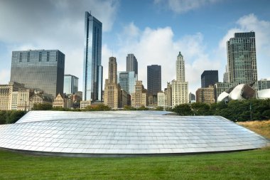 Grant Park, Chicago, Illinois, ABD 'den şehir silüeti.