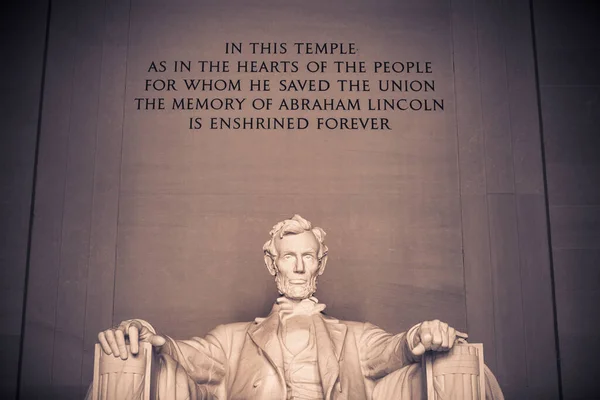 Washington DC 'deki Ulusal AVM' de Abraham Lincoln Anıtı
