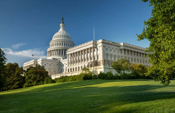 ワシントンDcのアメリカ合衆国議会議事堂と上院議事堂 — ストック写真