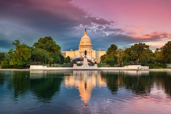 ワシントンDcのアメリカ合衆国議会議事堂と上院議事堂 — ストック写真