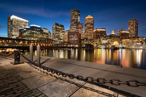 Downtown Uitzicht Stad Van Boston Massachusetts Zoek Naar Rivierhaven Nachts — Stockfoto