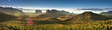 Katedral Rock ve Bell Rock Kum Taşı Butte ve ben Sedona Arizona ABD kasabası yakınlarında bir araya geldik.