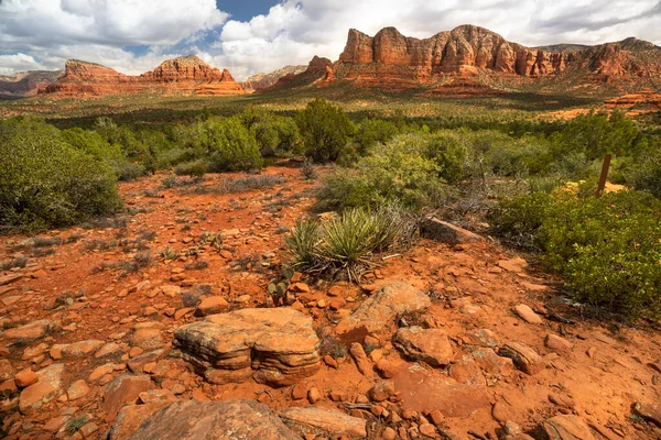 Άμμος Butte Πέτρα Και Mesa Σχηματισμό Στο Μονοπάτι Πεζοπορίας Κοντά — Φωτογραφία Αρχείου