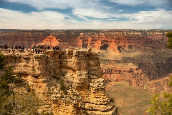 Tourists Overlook Grand Canyon Mather Point Tourist Stop South Rim — Stock Photo, Image