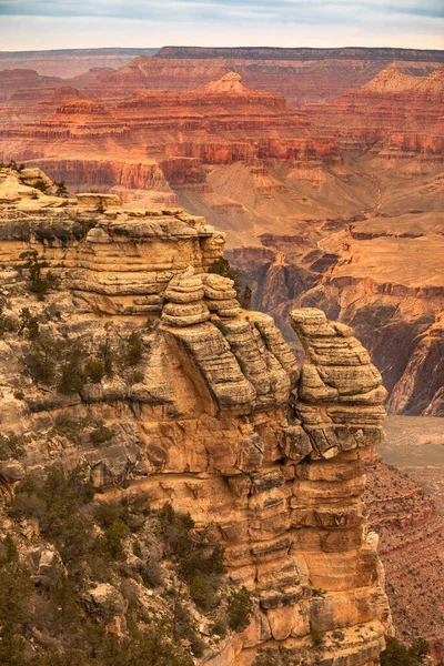 Τουρίστες Παραβλέπουν Grand Canyon Από Mather Point Τουριστική Στάση Στο — Φωτογραφία Αρχείου