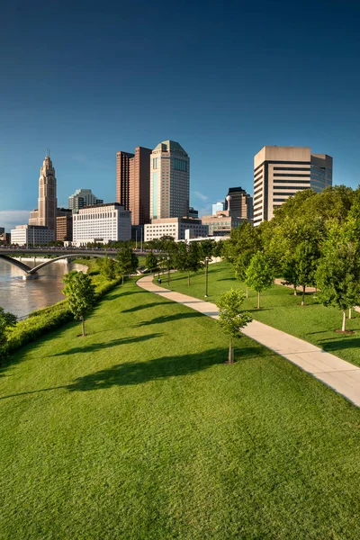 Columbus Ohio Juni 2019 Mensen Lopen Langs Het Openbare Parkpad — Stockfoto