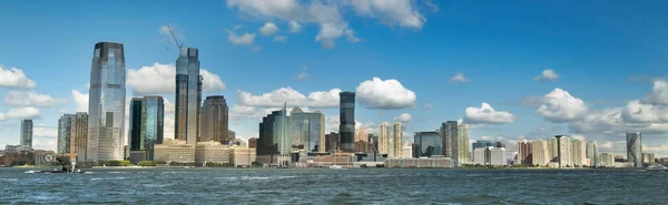 Skyline Panoramisch Uitzicht Stad Vanaf Battery Park Van Kantoorgebouwen Wolkenkrabbers — Stockfoto