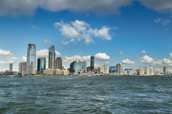 Skyline Stadsgezicht Vanaf Battery Park Van Kantoorgebouwen Wolkenkrabbers Boven Hudson — Stockfoto