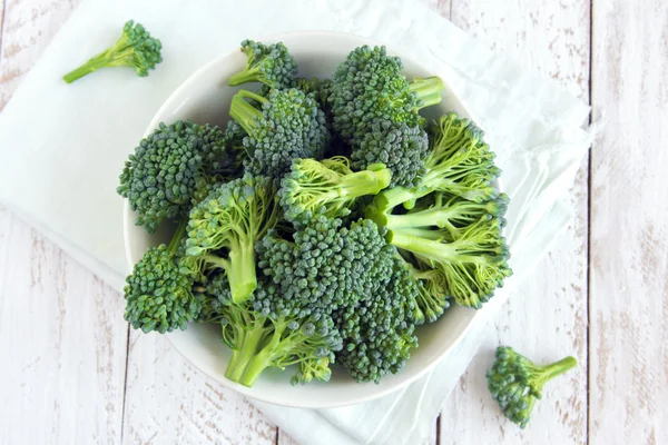 Rå grön broccoli — Stockfoto