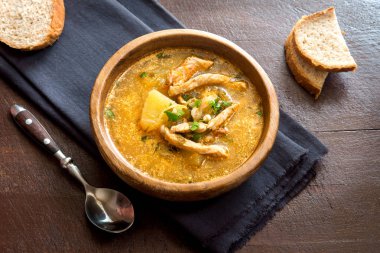 geleneksel et çorbası