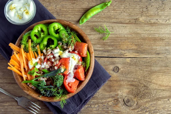 Bio-Gemüsesalat — Stockfoto