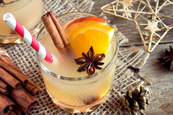 Bebida Caliente Toddy Ponche Ron Naranja Manzana Para Las Vacaciones — Foto de Stock