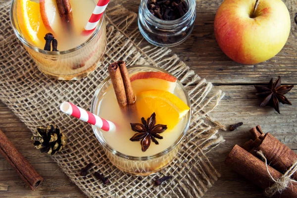 Hot Toddy Drink Apple Orange Rum Punch Christmas Winter Holidays — Stock Photo, Image