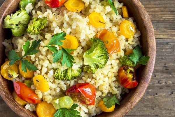 Délicieux Bulgur Végétarien Maison Couscous Aux Légumes Tomates Carottes Courgettes — Photo