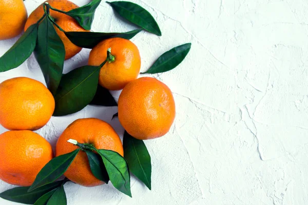 Tangerinas Laranjas Tangerinas Clementinas Citrinos Com Folhas Sobre Fundo Pedra — Fotografia de Stock