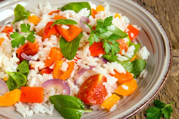 Risotto Végétarien Avec Riz Légumes Frais Colorés Dans Une Assiette — Photo