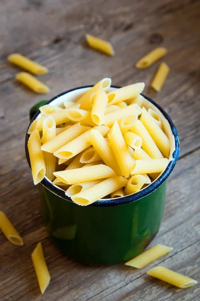 Uncooked Raw Italian Penne Pasta Metal Mug Healthy Ingredient Cooking — Stock Photo, Image