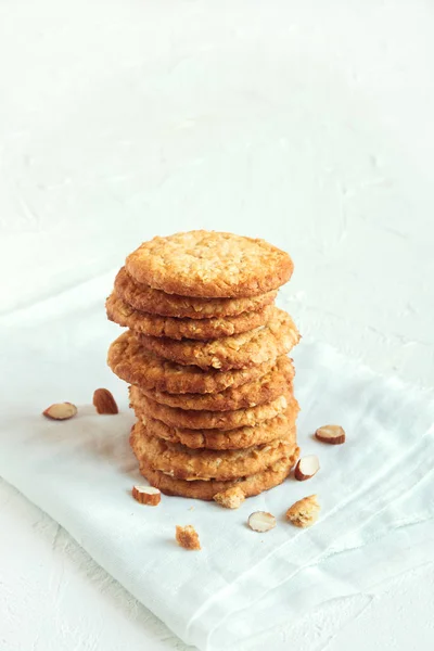 Zelfgemaakte Amandel Koekjes Witte Tafel Met Kopie Ruimte Gezonde Zelfgemaakte — Stockfoto