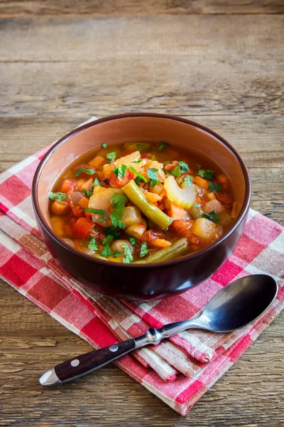 Grönsakssoppa Över Rustikt Trä Bakgrund Med Kopia Utrymme Hälsosam Vegetarisk — Stockfoto