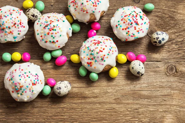 Húsvéti Sütemény Friss Sárgarépa Mini Süteményeket Fehér Krémes Cukor Jegesedés — Stock Fotó