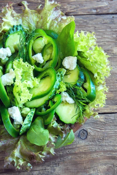 Organic Mixed Green Vegetable Salad Feta Cheese Spring Peas Wooden — Stock Photo, Image