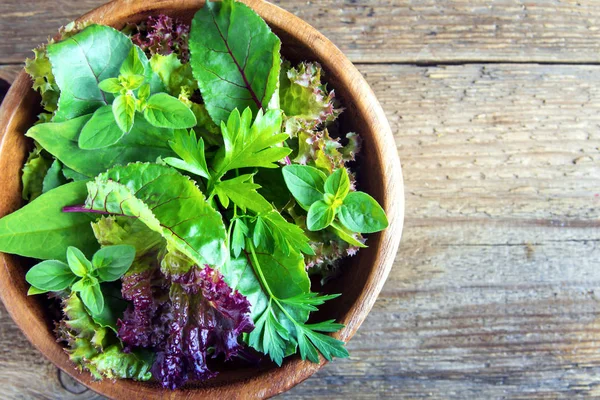 Rustik Ahşap Arka Plan Üzerinde Organik Sağlıklı Vegan Vejetaryen Diyet — Stok fotoğraf