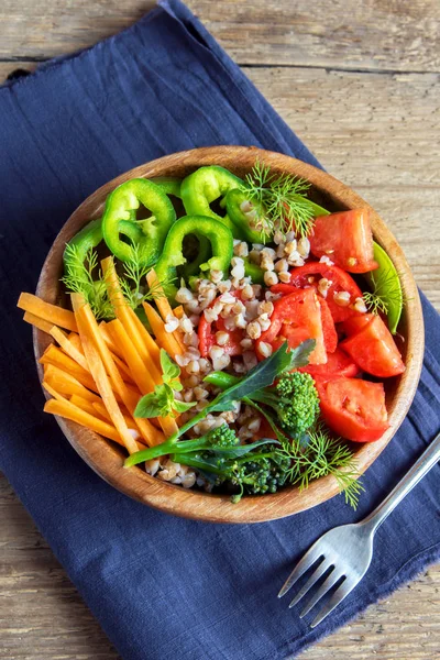 Ensalada Verduras Orgánicas Frescas Con Trigo Sarraceno Para Una Dieta —  Fotos de Stock
