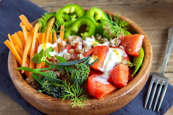 Ensalada Verduras Orgánicas Frescas Con Trigo Sarraceno Para Una Dieta —  Fotos de Stock