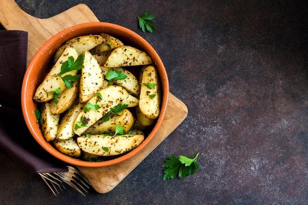 Cuñas Papa Horno Con Especias Hierbas Espacio Para Copiar Comida —  Fotos de Stock