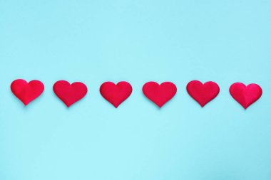 Kırmızı kalpler arka plan