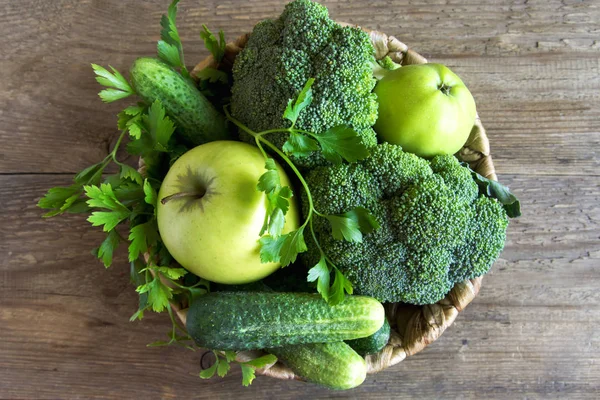 Sayuran hijau dan buah — Stok Foto