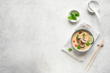 Tom Kha Gai çorbası