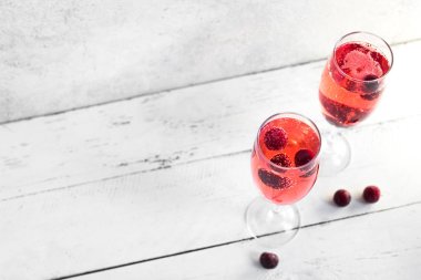 Kir Kraliyet Şampanyası Kokteyl