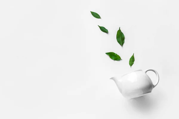 Зелений Чай Білий Чайник Чайне Листя Білому Тлі Органічний Чай — стокове фото