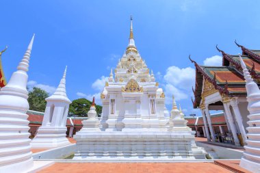 Wat Phra Boromma 'daki Buda kalıntısı pagoda stupa Chaiya Worawihan, Surat Thani