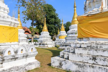 Wat Phra Chedi Sao Lang ya da Tayland Lampang 'daki yirmi pagoda tapınağı.