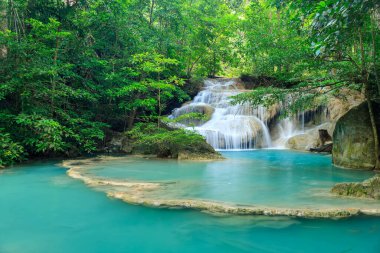 Şelale seviyesi 1, Erawan Milli Parkı, Kanchanaburi, Tayland