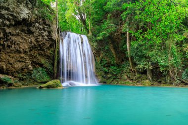Şelale uçurumu seviye 3, Erawan Ulusal Parkı, Kanchanaburi, Tayland